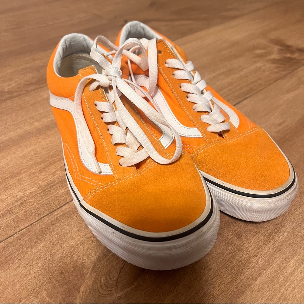 Vans - Picture 2 of 8